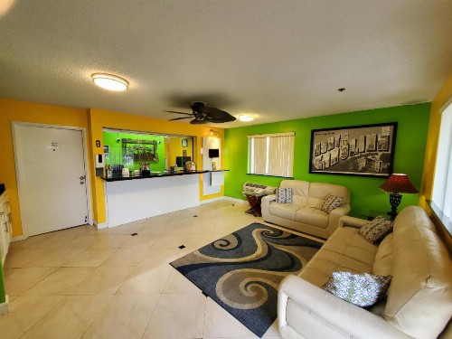 Super 8 by Wyndham Wilmington - image 6