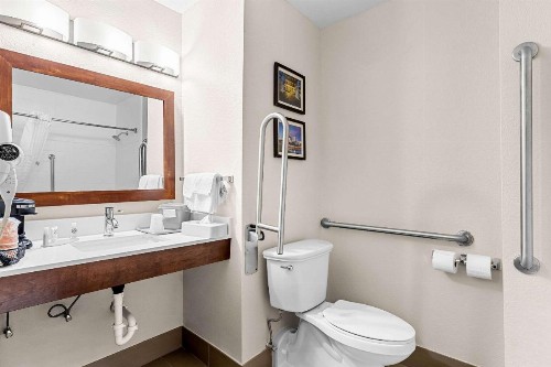 Comfort Inn University Wilmington - image 18