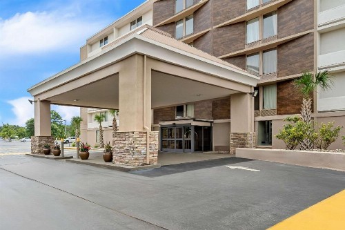 Comfort Inn University Wilmington - image 2