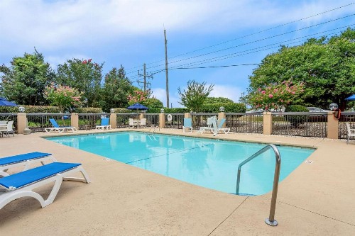 Comfort Inn University Wilmington - image 26