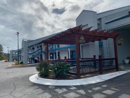 Baymont by Wyndham Wilmington - image 6