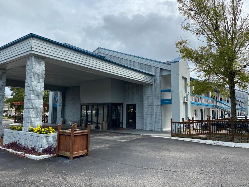 Baymont by Wyndham Wilmington - image 7