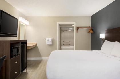 Baymont by Wyndham Wilmington - image 11
