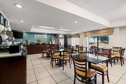 Sleep Inn - image 7