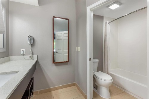 Quality Inn Wilmington - image 35