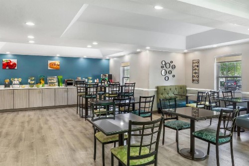 Quality Inn Wilmington - image 9