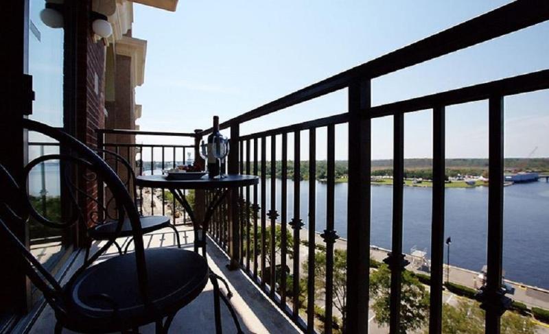 Riverview Suites at Water Street Center - image 4
