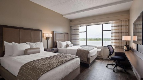 Best Western Plus Coastline Inn - image 4