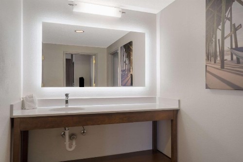 MainStay Suites Wilmington - image 10