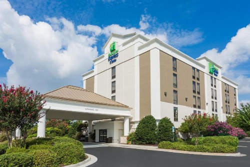 Holiday Inn Express & Suites Wilmington-University Center an IHG Hotel - image 29