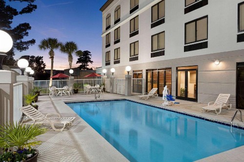 Wingate by Wyndham Wilmington - image 10