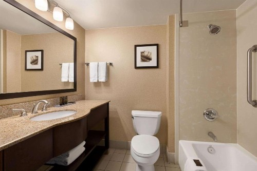 Wingate by Wyndham Wilmington - image 18