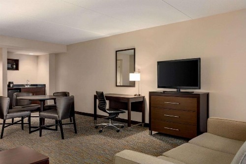 Wingate by Wyndham Wilmington - image 26