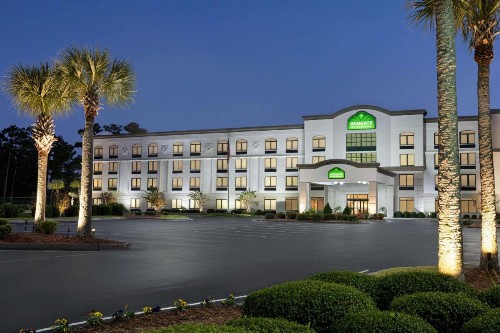 Wingate by Wyndham Wilmington - image 5
