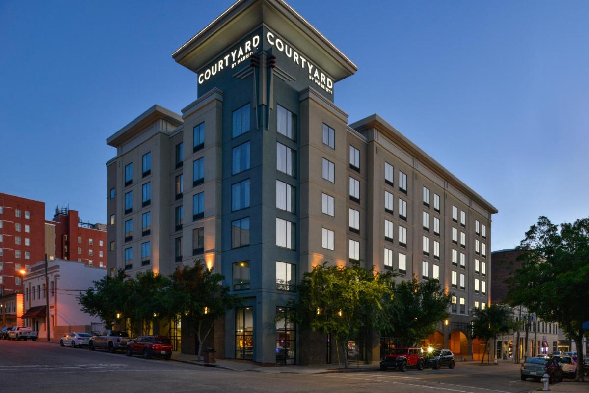 Courtyard by Marriott Wilmington Downtown/Historic District - image 2