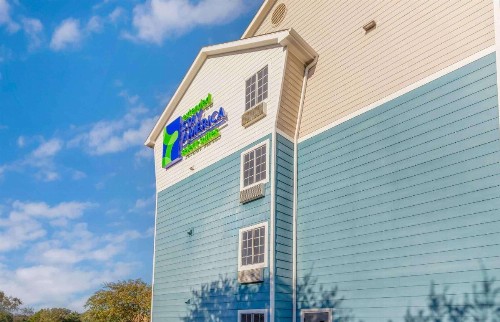 WoodSpring Suites Wilmington - image 3
