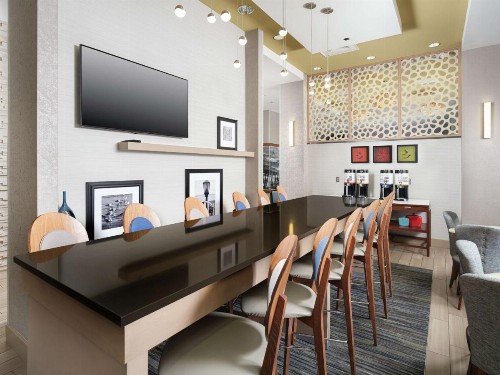 Hampton Inn Wilmington Downtown - image 19