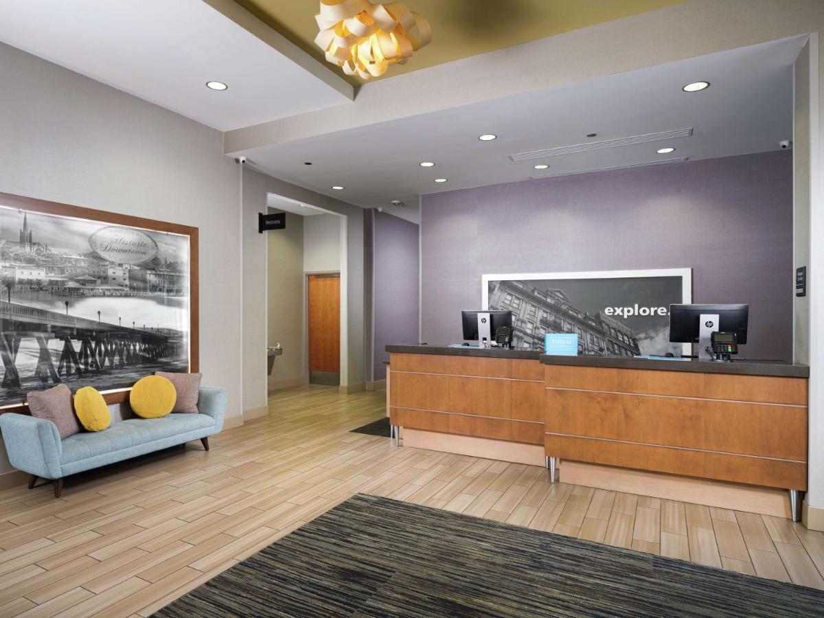 Hampton Inn Wilmington Downtown - image 2