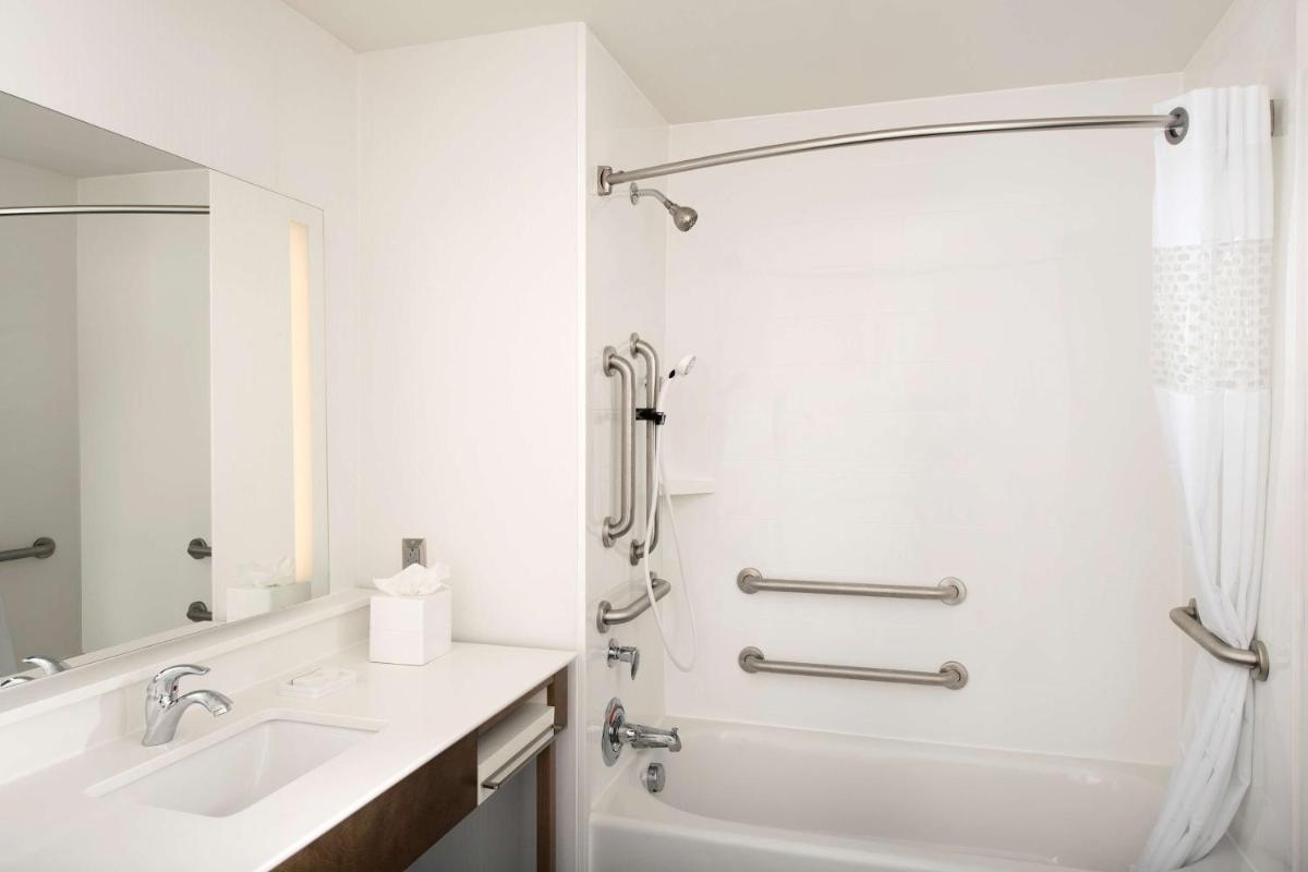Hampton Inn Wilmington Downtown - image 4