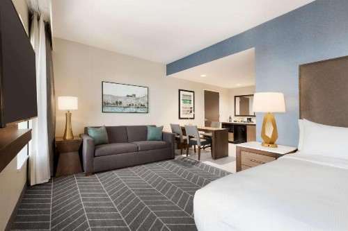 Embassy Suites By Hilton Wilmington Riverfront - image 22