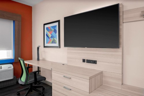 Holiday Inn Express & Suites - Wilmington West - Medical Park an IHG Hotel - image 17