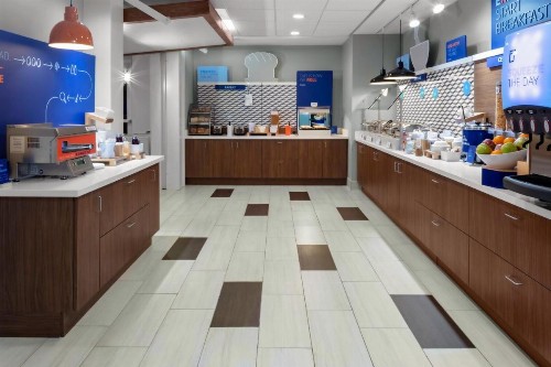 Holiday Inn Express & Suites - Wilmington West - Medical Park an IHG Hotel - image 22