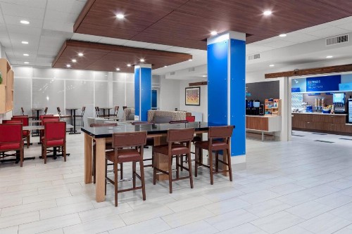 Holiday Inn Express & Suites - Wilmington West - Medical Park an IHG Hotel - image 26