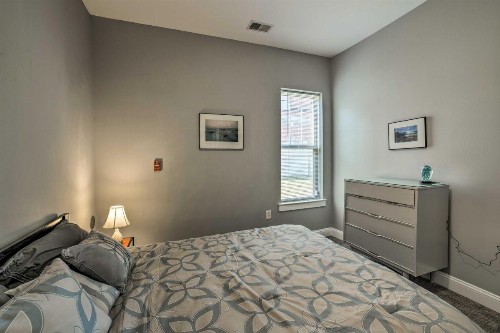 Chic Wilmington Condo in Brooklyn Arts District! - image 12