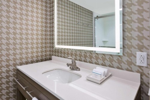 Home2 Suites Wilmington - image 26