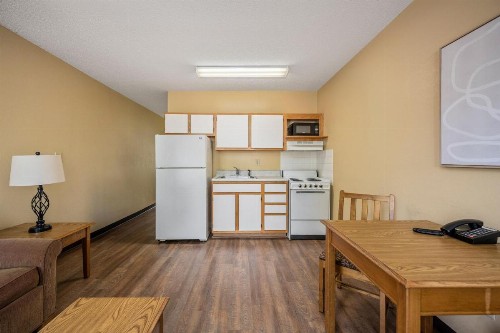 Affordable Suites Wilson - image 16