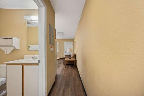 Affordable Suites Wilson - image 7