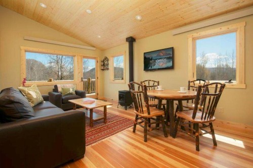 Macker's Cabin - image 7
