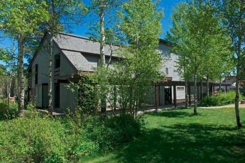 Larkspur Condominiums