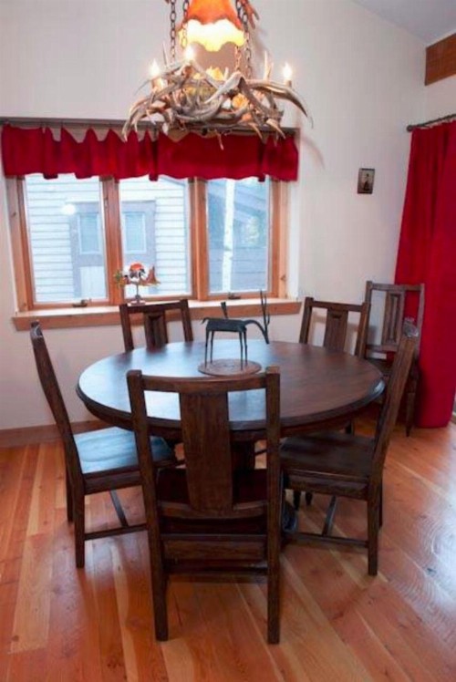 Larkspur Condominiums - image 5