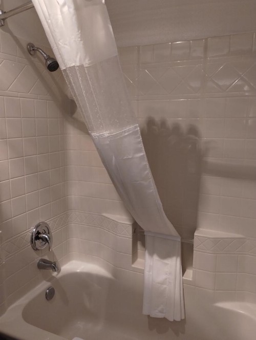 Quality Inn & Suites - image 12