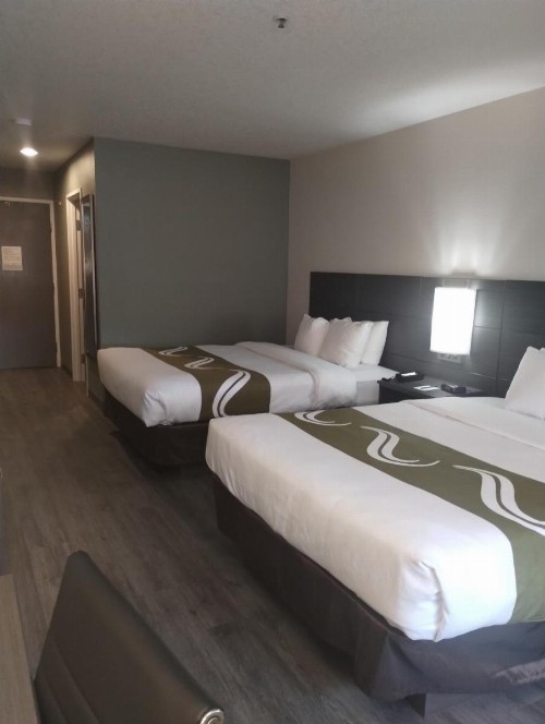 Quality Inn & Suites - image 14