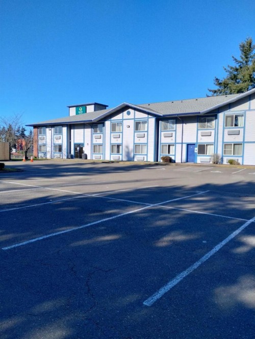 Quality Inn & Suites - image 18