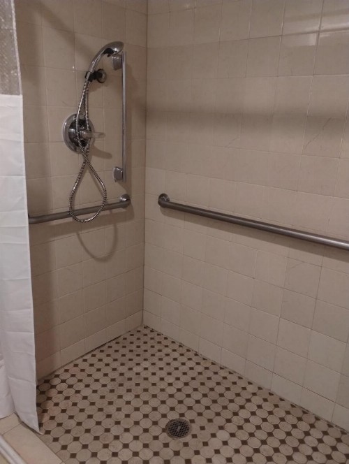 Quality Inn & Suites - image 22
