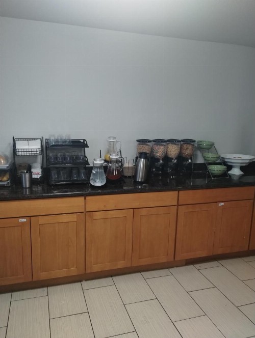 Quality Inn & Suites - image 25