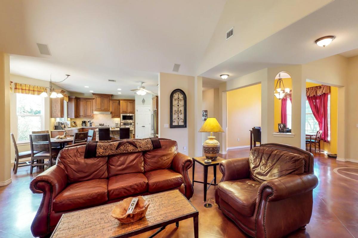 River Mountain Retreat - image 6