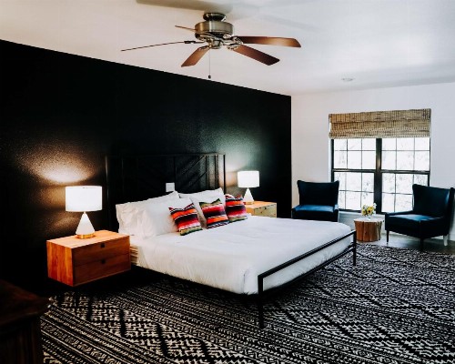 Wimberley Inn - image 4