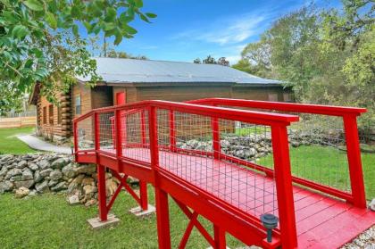 Wimberley Log Cabins Resort and Suites - Unit 4 - image 7