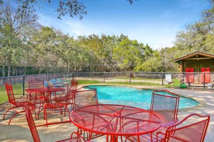 Wimberley Log Cabins Resort and Suites - Unit 4 - image 12