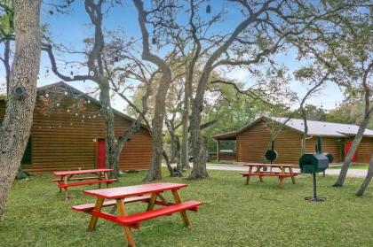 Wimberley Log Cabins Resort and Suites - Unit 5 - image 12