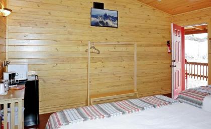 Wimberley Log Cabins Resort and Suites - Unit 6 - image 9