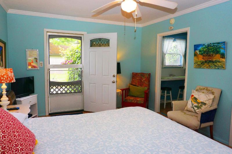 Bandit's Hideaway- Rosey's Cottage - image 5