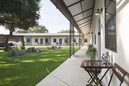 Hotel Flora and Fauna - image 6