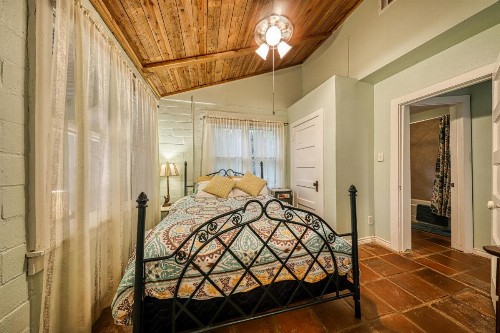 Austin Cottage on Cypress Creek - image 10
