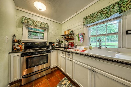 Austin Cottage on Cypress Creek - image 9