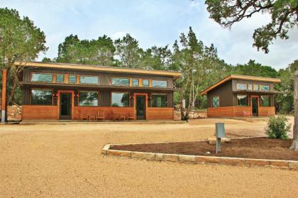 Green Acres Cottages - Boerne Suite - image 12